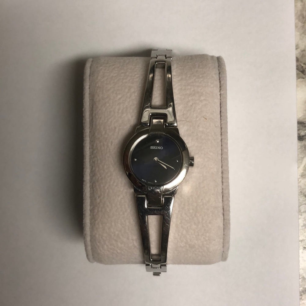 Women’s Seiko bracelet watch